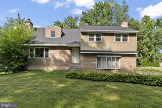 634 HUTCHINSON TER, Holmes, PA 19043