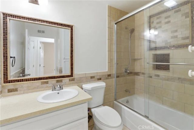 7082 Heil Ave 1, Huntington Beach, CA 92647