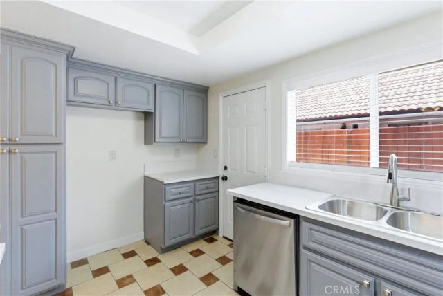 7082 Heil Ave 1, Huntington Beach, CA 92647