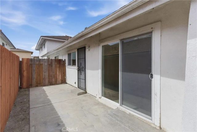 7082 Heil Ave 1, Huntington Beach, CA 92647