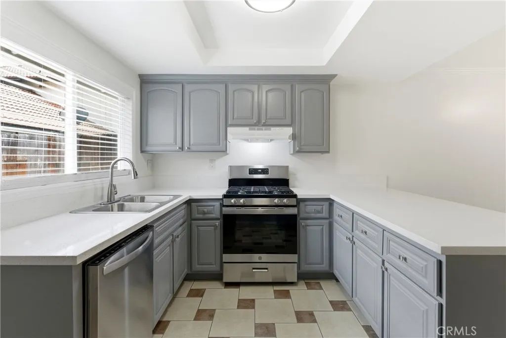 7082 Heil Ave 1, Huntington Beach, CA 92647