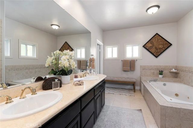 12102 S La Cienega, Hawthorne, CA 90250