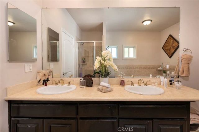 12102 S La Cienega, Hawthorne, CA 90250