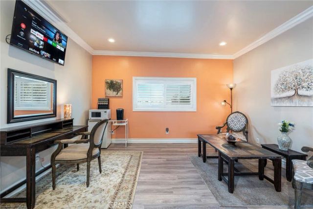 12102 S La Cienega, Hawthorne, CA 90250