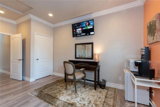 12102 S La Cienega, Hawthorne, CA 90250