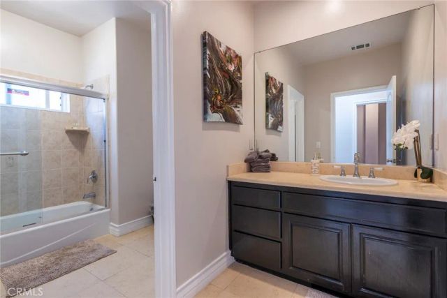 12102 S La Cienega, Hawthorne, CA 90250