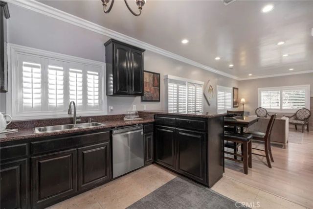 12102 S La Cienega, Hawthorne, CA 90250