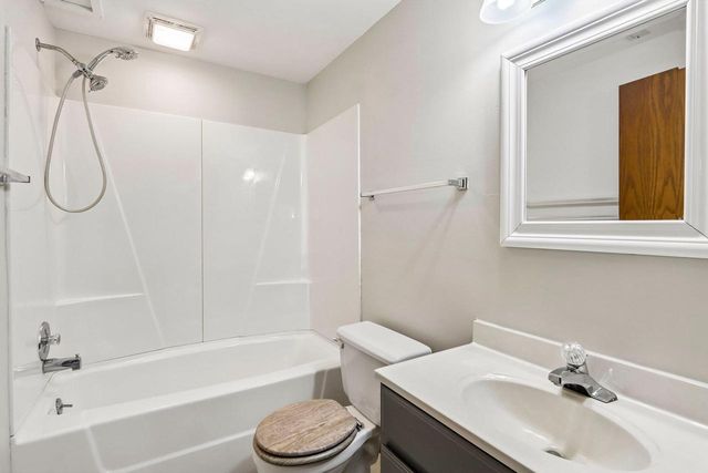 6 Buhler Court, Madison, WI 53704