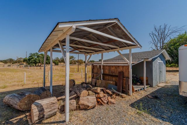 9680 Warren Rd, Valley Springs, CA 95252