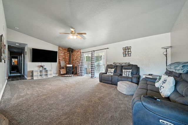 9680 Warren Rd, Valley Springs, CA 95252