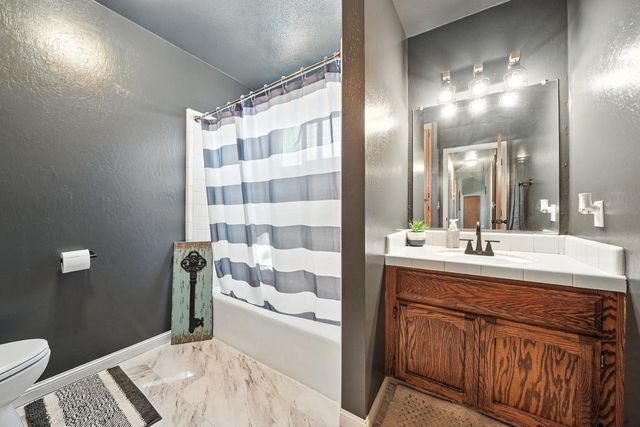 9680 Warren Rd, Valley Springs, CA 95252