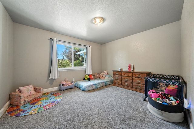 9680 Warren Rd, Valley Springs, CA 95252