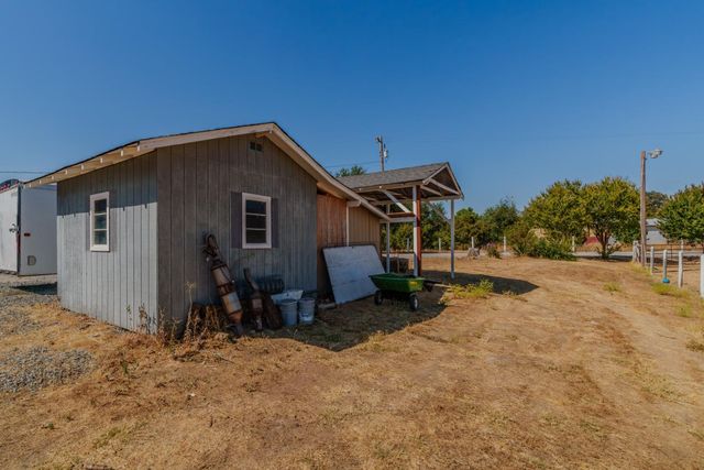9680 Warren Rd, Valley Springs, CA 95252