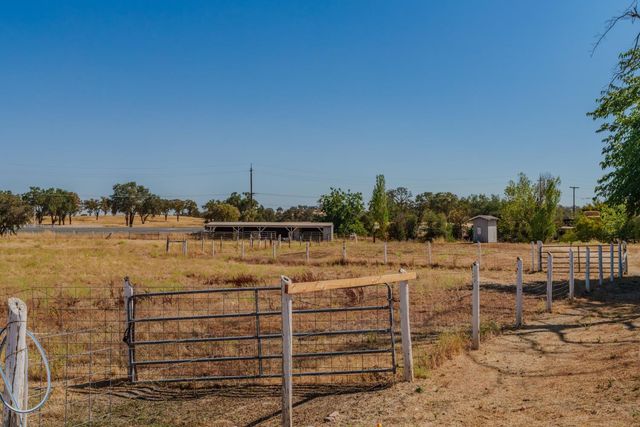 9680 Warren Rd, Valley Springs, CA 95252
