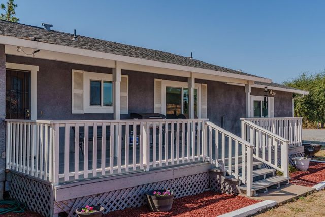 9680 Warren Rd, Valley Springs, CA 95252