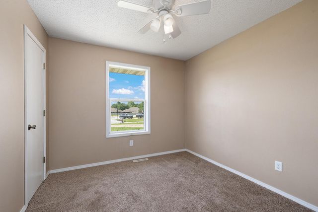3826 S Lexus Court S, Springfield, MO 65807