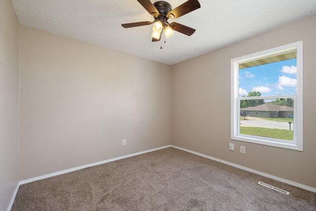 3826 S Lexus Court S, Springfield, MO 65807