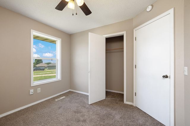 3826 S Lexus Court S, Springfield, MO 65807