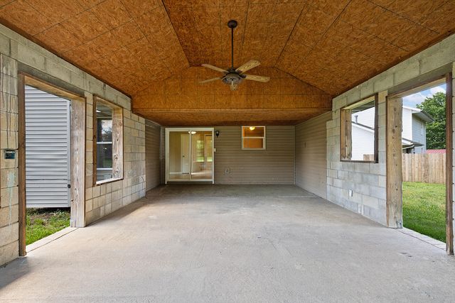 3826 S Lexus Court S, Springfield, MO 65807