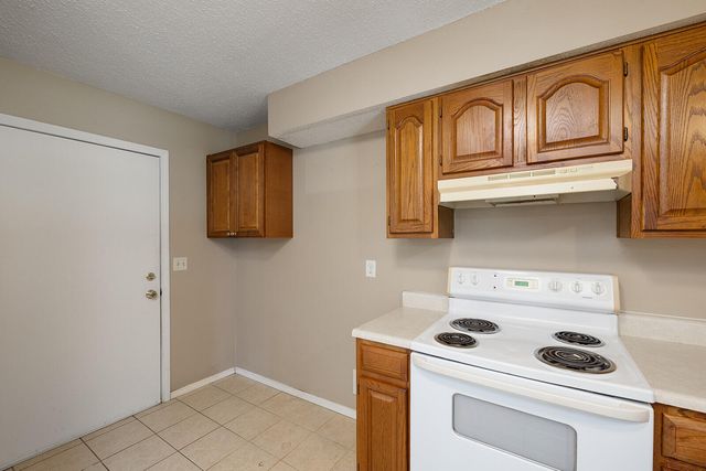 3826 S Lexus Court S, Springfield, MO 65807
