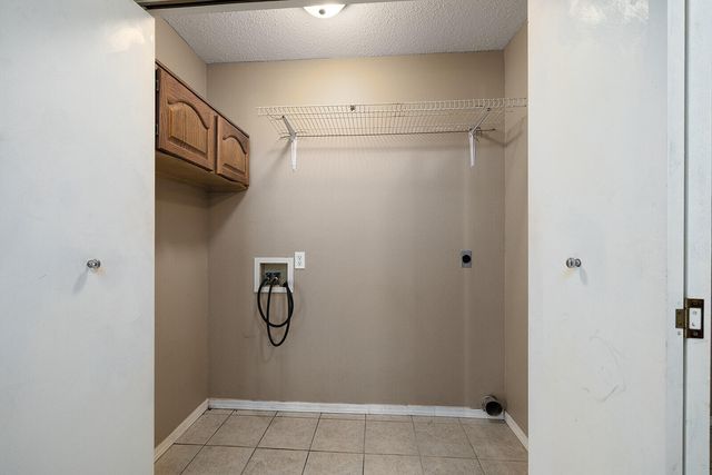 3826 S Lexus Court S, Springfield, MO 65807