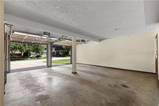 5718 Westgate Street, Shawnee, KS 66216