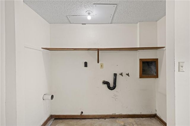 5718 Westgate Street, Shawnee, KS 66216