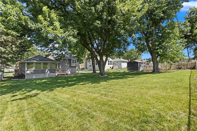 5718 Westgate Street, Shawnee, KS 66216
