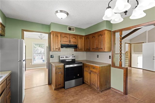 5718 Westgate Street, Shawnee, KS 66216