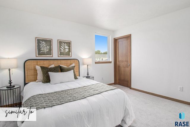 8021 E Tencate Pl Place, Sioux Falls, SD 57110