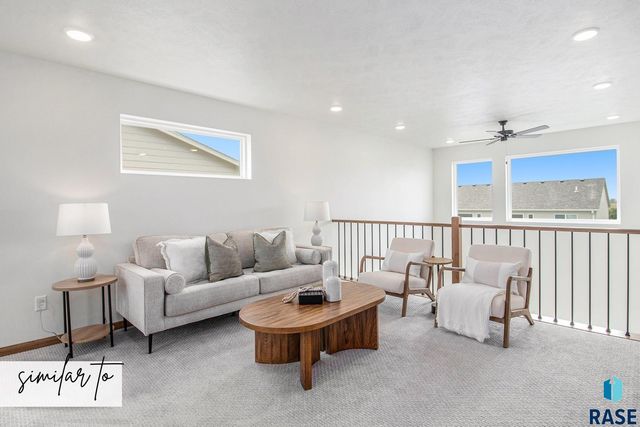 8021 E Tencate Pl Place, Sioux Falls, SD 57110