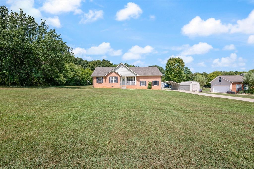 2588 Oak Grove Rd, Lebanon, TN 37090