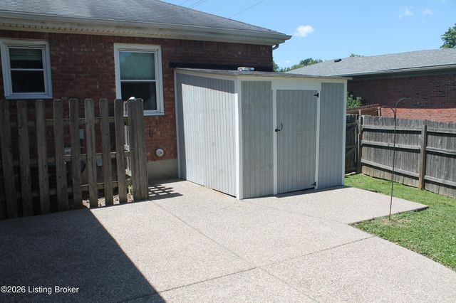 7203 Old N Church Rd, Louisville, KY 40214