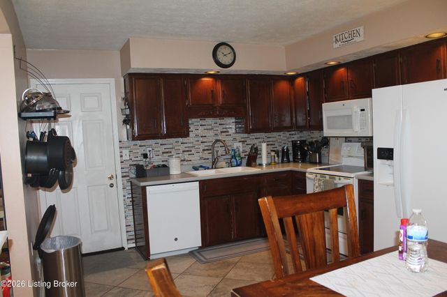 7203 Old N Church Rd, Louisville, KY 40214