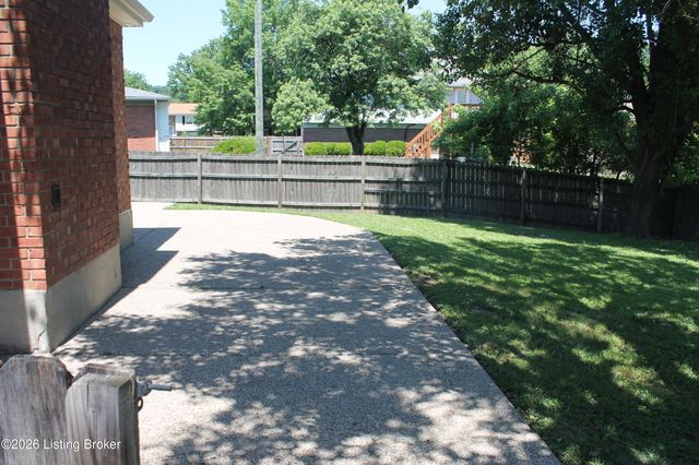 7203 Old N Church Rd, Louisville, KY 40214