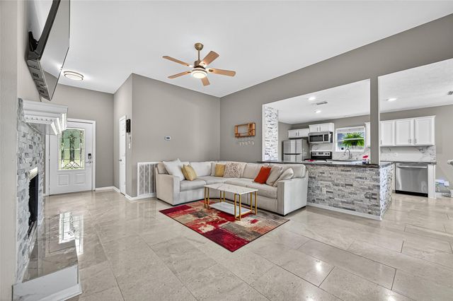 6719 Woodland Oaks, Magnolia, TX 77354