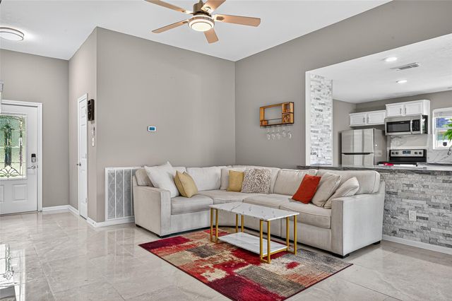 6719 Woodland Oaks, Magnolia, TX 77354