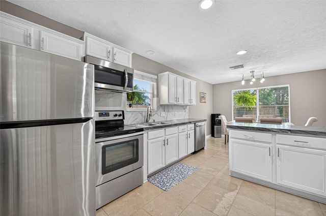 6719 Woodland Oaks, Magnolia, TX 77354