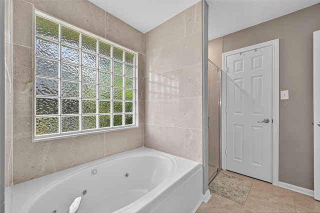 6719 Woodland Oaks, Magnolia, TX 77354