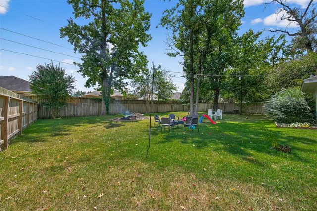 6719 Woodland Oaks, Magnolia, TX 77354