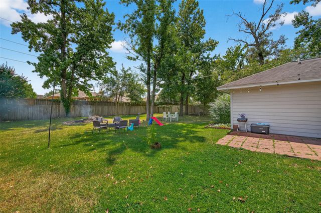 6719 Woodland Oaks, Magnolia, TX 77354