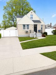 210 S King Street, Elmont, NY 11003