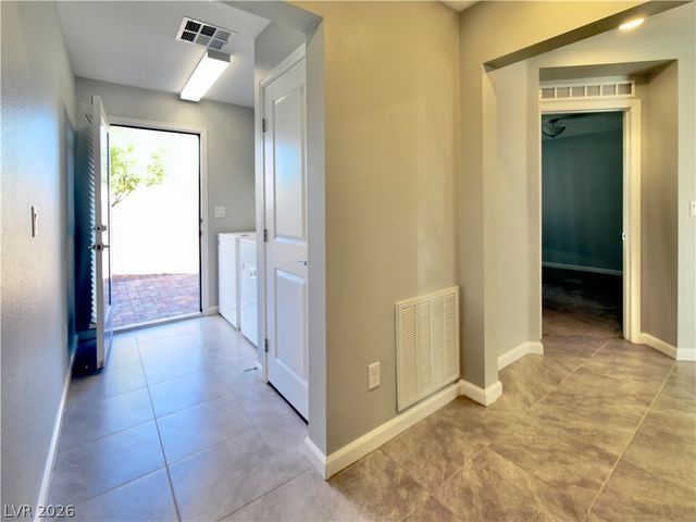 7764 Corte Bianca Court, Las Vegas, NV 89113