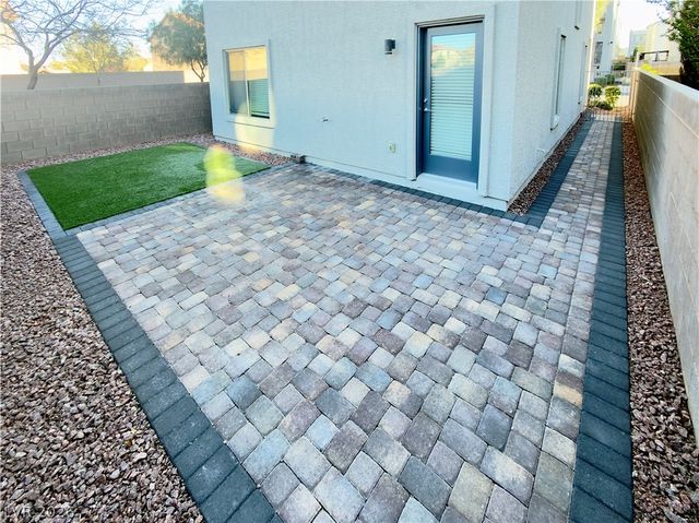 7764 Corte Bianca Court, Las Vegas, NV 89113