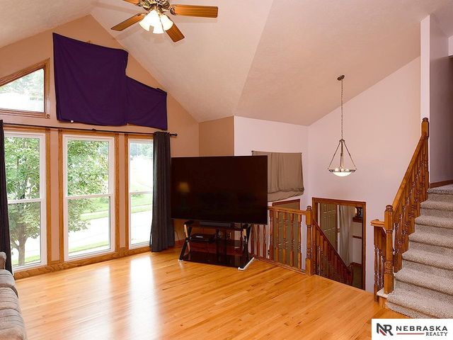 15255 Locust Street, Omaha, NE 68116