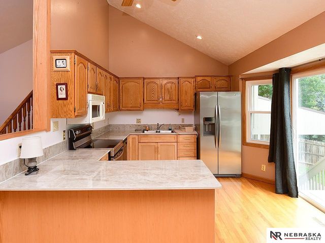 15255 Locust Street, Omaha, NE 68116