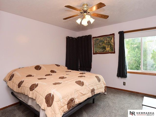 15255 Locust Street, Omaha, NE 68116