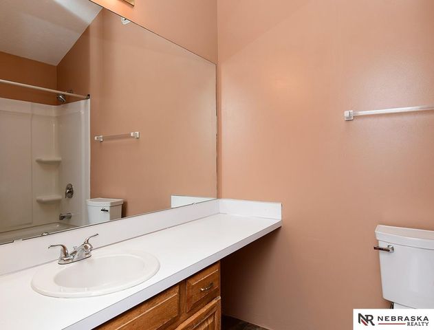 15255 Locust Street, Omaha, NE 68116