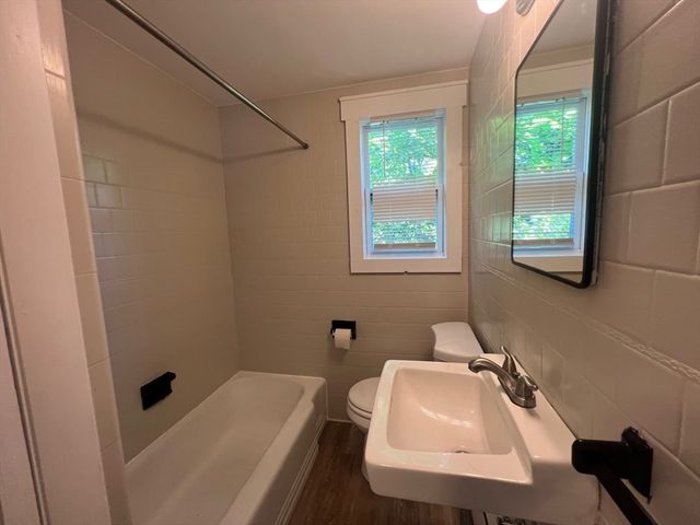 22 Eisenhower Rd, Swansea, MA 02777