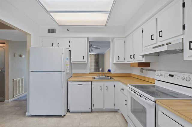 4550 NW 18th Avenue 301, Deerfield Beach, FL 33064